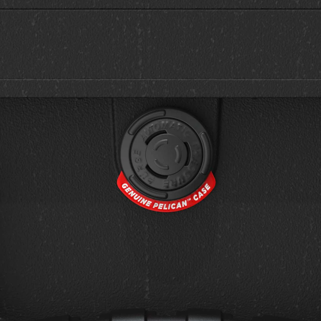 Pelican 1690 Protector Transport Case Watertight Hard Rolling Equipment Trunk - Image 6